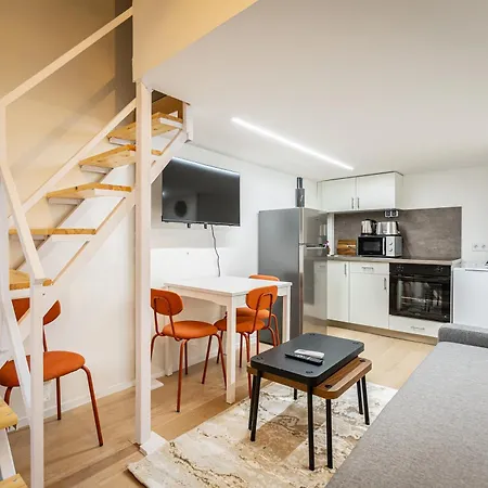 Cute Gallery Flat In Budapest, Autumn 公寓