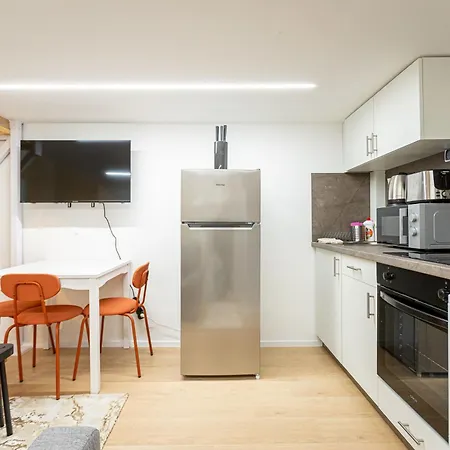 Cute Gallery Flat In Budapest, Autumn 布达佩斯