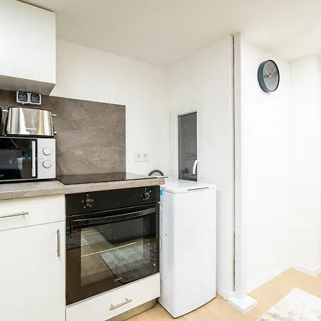 Cute Gallery Flat In Budapest, Autumn 布达佩斯
