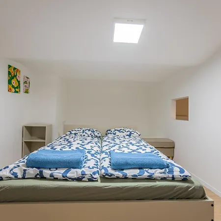 Cute Gallery Flat In Budapest, Autumn Appartamento Budapest