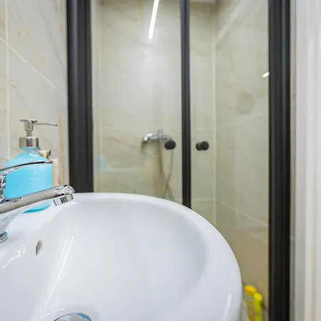 Cute Gallery Flat In Budapest, Autumn Appartamento Budapest